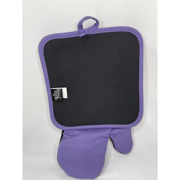 Hocus Pocus Oven Mitt & Pot Holder Oversized Set Coven Crew - Picture 3 of 8